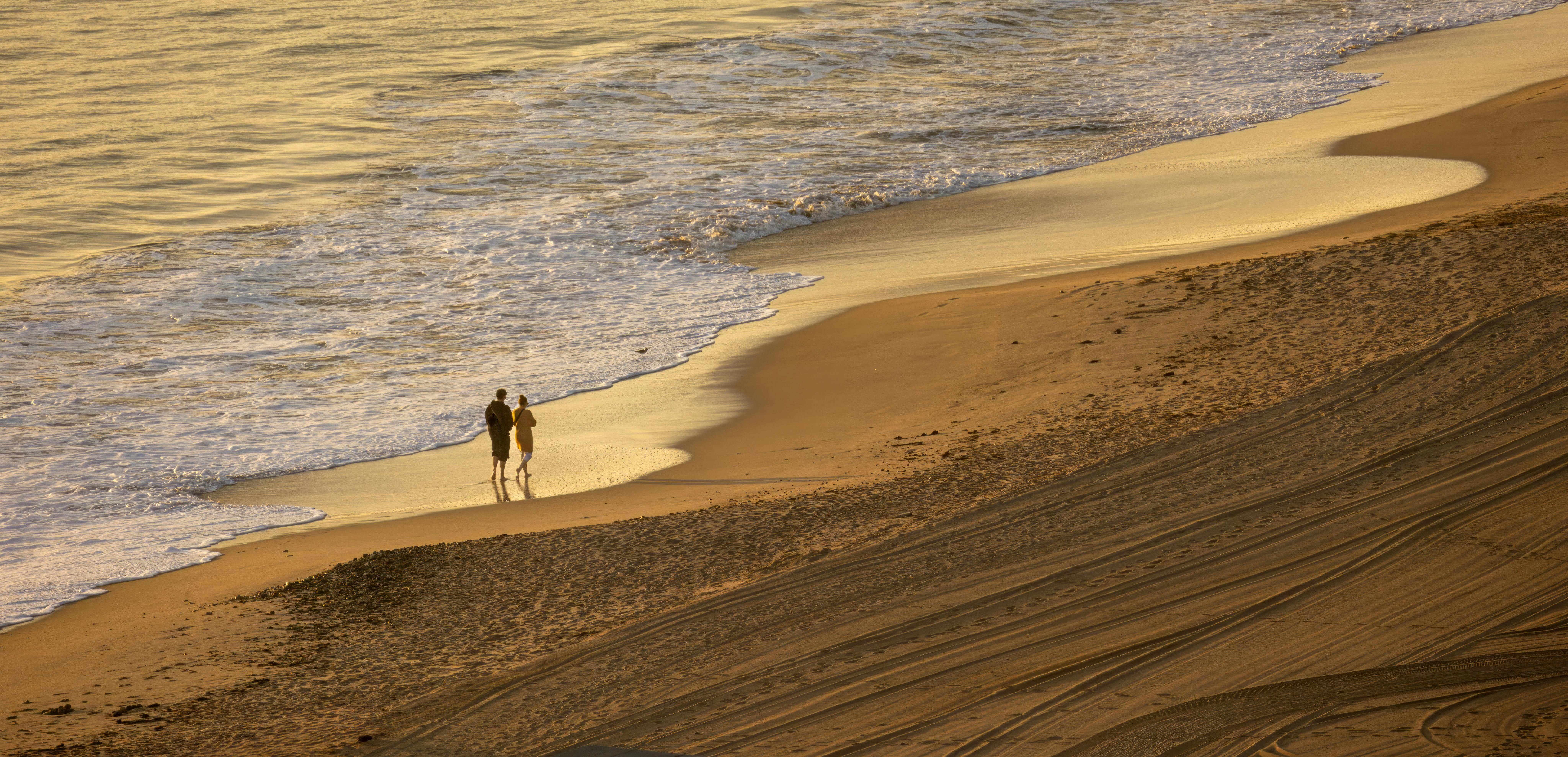 How to Plan the Perfect Romantic Beach Retreat